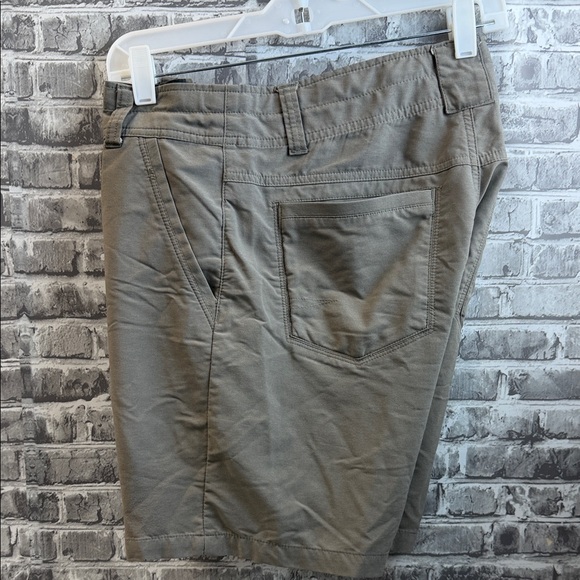 KÜHL shorts - Picture 3 of 9